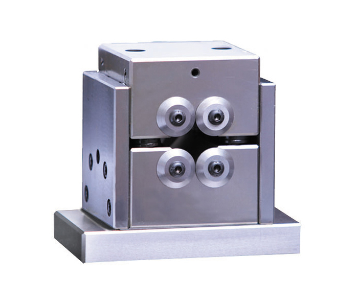 Machine woven chain mold